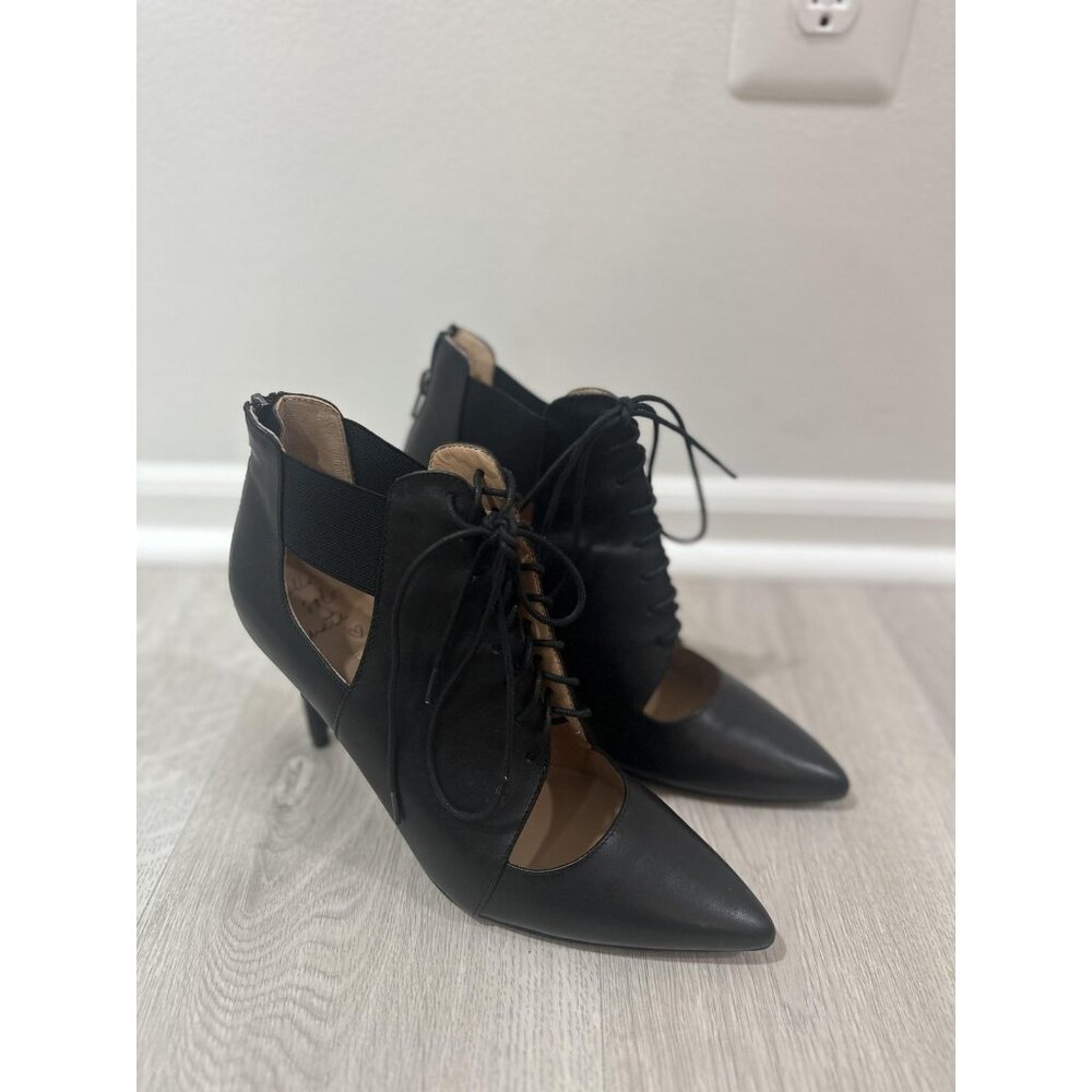 Banana Republic Heels‎ Womens Size 9.5 Black Leather Lace Up Pumps Pointed Toe